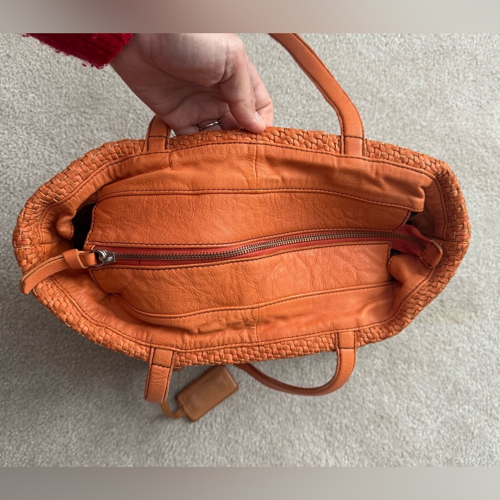 Martina Caponi Woven Orange Leather Tote Bag - Picture 8 of 8